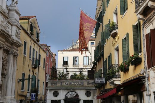 Albergo Bel Sito - Albergo Bel Sito, Fahne, Fassade, Gebäude, Häuser, Hotel - (San Marco, Veneto, Italien)