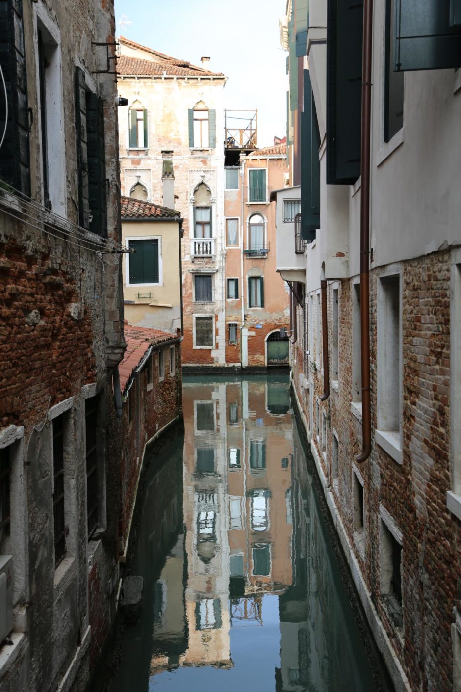 Spiegelungen am Rio del Pestrin - Gebäude, Kanäle, Rio del Pestrin, Spiegelungen - (Rialto, San Marco, Veneto, Italien)