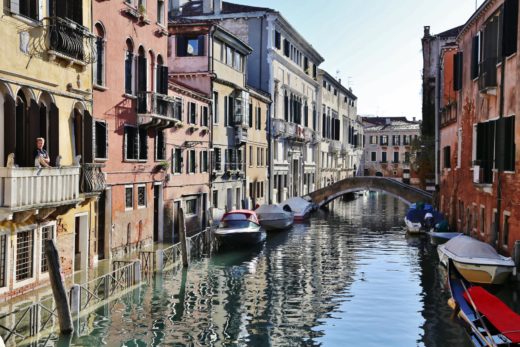 Hochwasser am Rio de Santa Fosca - Boote, Gebäude, Kanäle, Rio de Santa Fosca, Wasser - (Cannaregio, Veneto, Italien)