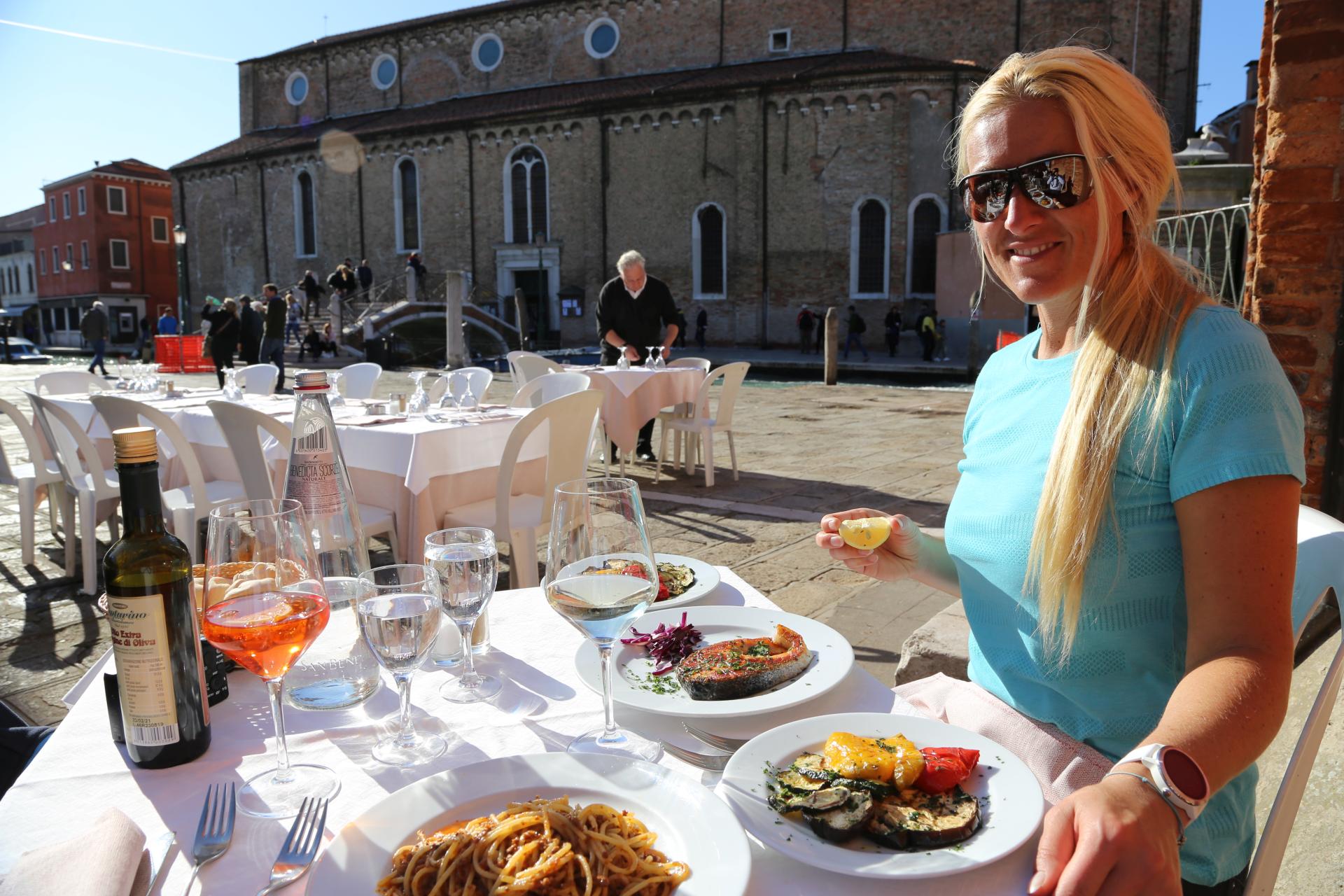 Tischlein deck dich! - Essen, Gastgarten, Personen, Trattoria Busa alla Torre - WEISSINGER Sofia - (Murano, Veneto, Italien)