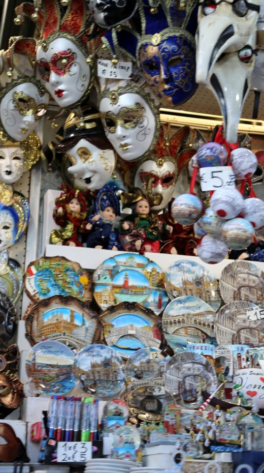 Straßenverkauf - Masken - (San Marco, Veneto, Italien)