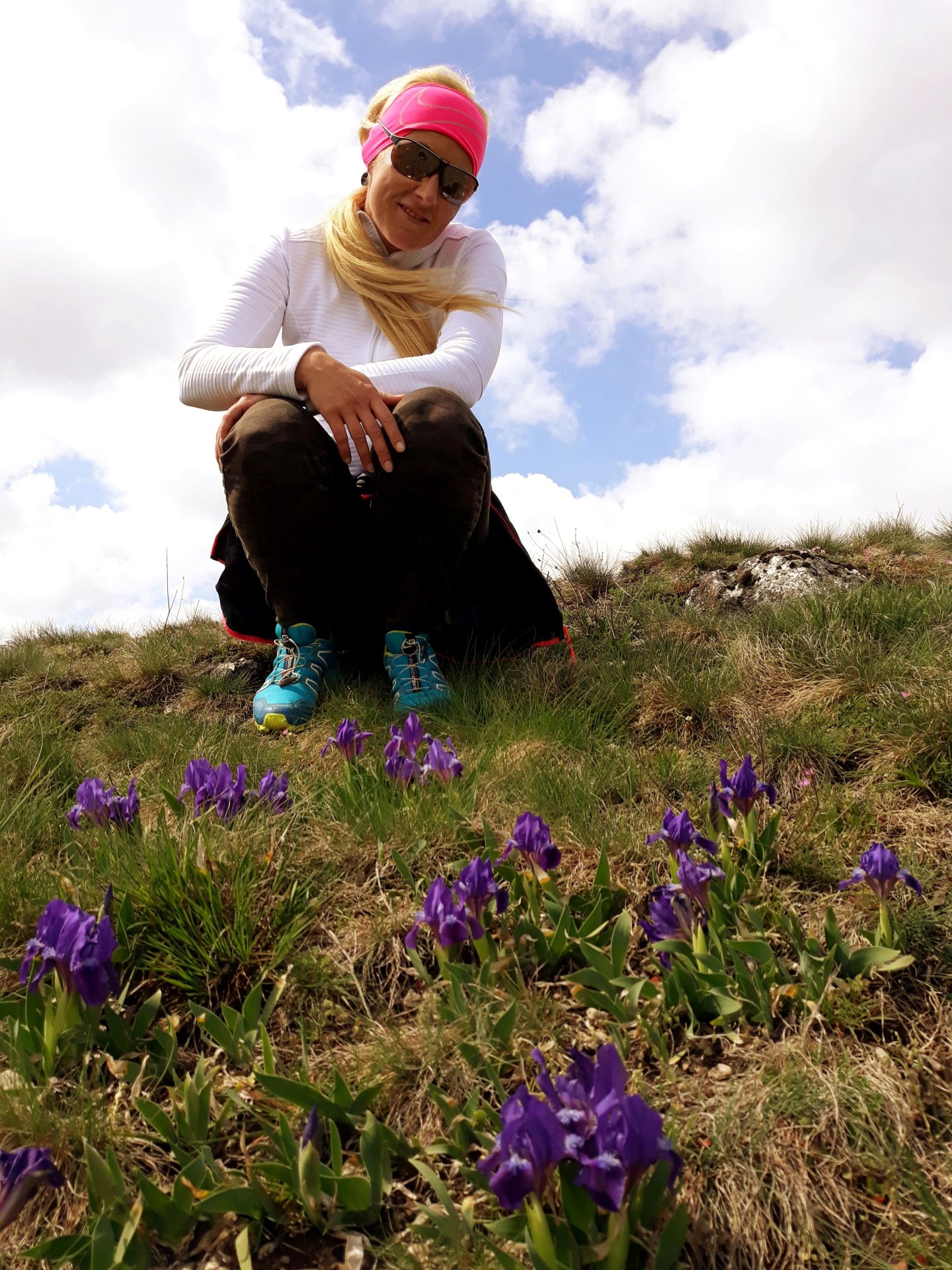 Botaniker herzlich willkommen - Blumen, Blumenwiese, Buschberg, Frühling, Gras, Himmel, Leiser Berge, Naturpark, Personen, Weinviertel, Wiese - WEISSINGER Sofia - (Oberleis, Klement, Niederösterreich, Österreich)