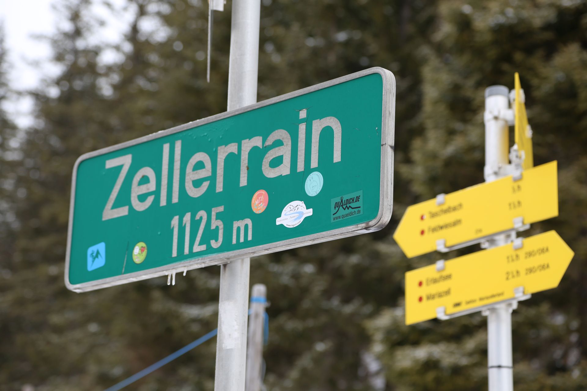 Ideale Ausgangslage - Ankünder, Gemeindealpe, Schild, Schneeschuhwandern, Tafel, Wegkreuz, Wegweiser, Zellerrain - (Taschelbach, Sankt Sebastian, Steiermark, Österreich)