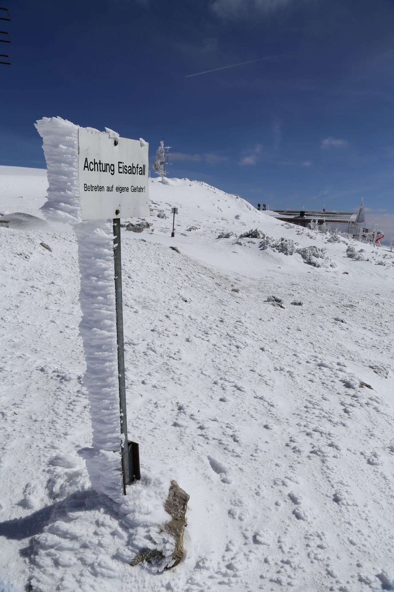 Ice Ice Baby - Gemeindealpe, Schild, Schnee, Schneeschuhwandern, Tafel, Winter, Winterlandschaft, Zellerrain - (Mitterbach-Seerotte, Josefsrotte, Niederösterreich, Österreich)