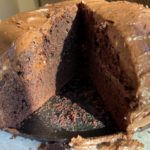 Meine Schokoladenseite habe ich aufgegessen. - Chocolate-Frosting, Dessert, Essen, Kuchen, Mud Cake, Schokolade, Schokoladenkuchen - (Niederleis, Niederösterreich, Österreich)