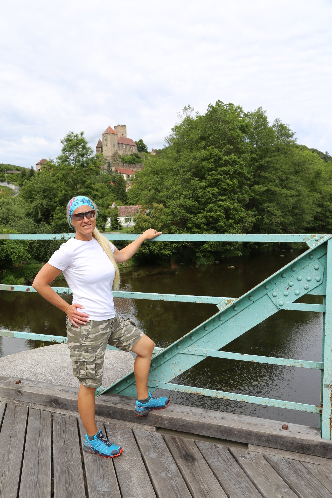 Diese Brücke zeigt mir meine Grenzen auf - Geländer, Nationalpark Thayatal, Personen, Thayatal - WEISSINGER Sofia - (Hardegg, Niederösterreich, Österreich)
