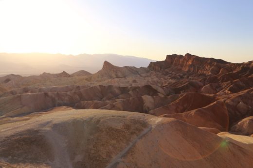 Death Valley - lebensfeindlich und doch so wunderschön! - Aussicht, Death Valley National Park, Fernsicht, Gestein, Himmel, Kalifornien, Landschaft, Mojave-Wüste, Natur, Panorama, Sandstein, Wüste, Zabriskie Point - (Furnace Creek, Death Valley, California, Vereinigte Staaten)