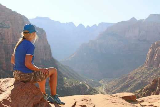 A Rock with a View! - Ausblick, Aussicht, Blondine, Canyon, Canyon Overlook, Fernsicht, Geologie, Himmel, Landschaft, malerisch, Natur, Panorama, Personen, Portrait, Porträt, traumhaft, Utah, Zion National Park - WEISSINGER Sofia - (Watchman Residential Area, Springdale, Utah, Vereinigte Staaten)