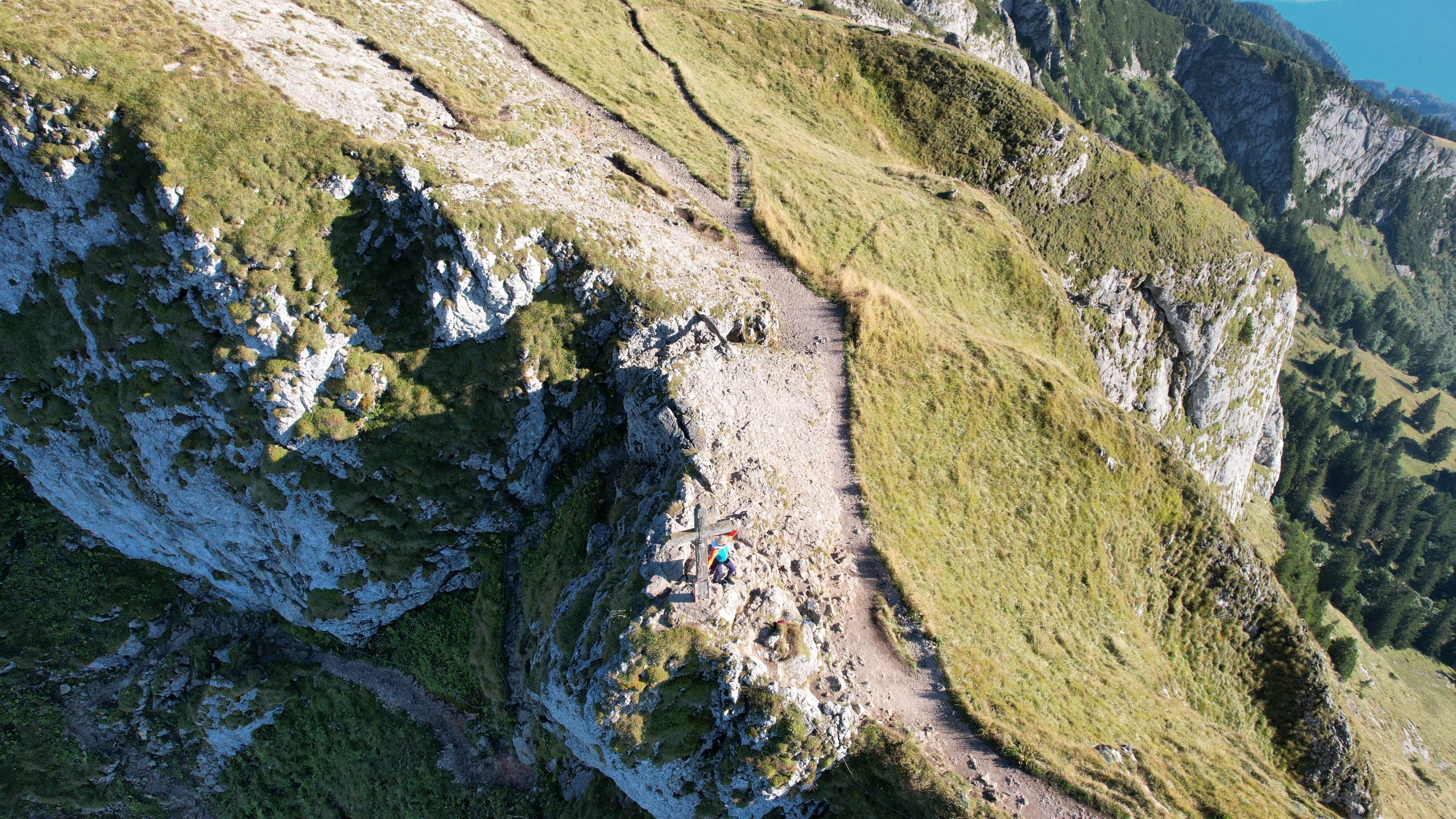 Von oben wird die Welt ganz klein - 4 Berge 3 Seen, Alpen, Alpenvorland, Etappe 2, Kalkalpen, Personen, Salzkammergut, Salzkammergut-Berge, Schafberg, Schafbergspitze, Tourismusziel - WEISSINGER Sofia - (Kreuzstein, Au, Oberösterreich, Österreich)